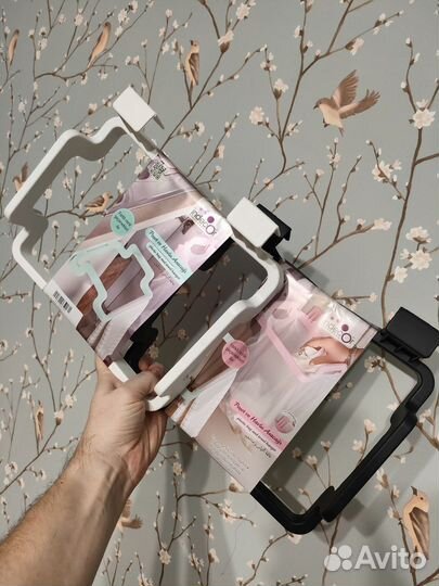 Вешалка для полотенец и пакетов на дверцу