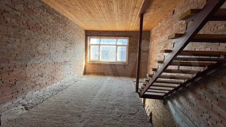 Дом 313 м² на участке 1 сот.