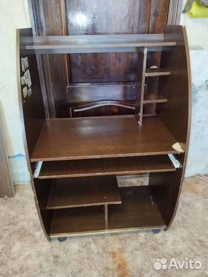 Компьютерный стол