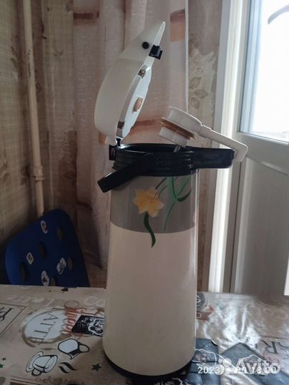 Термос с помпой