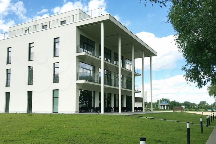 Здание, 1500 м²