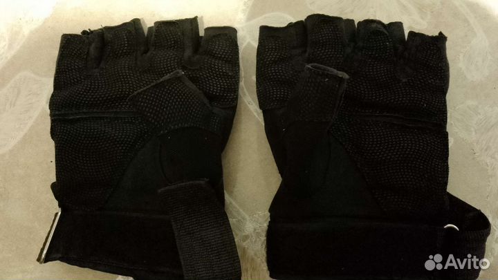Перчатки