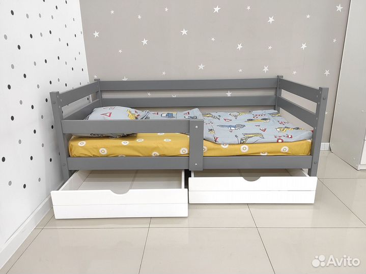 Детская кровать с мягким изголовьем