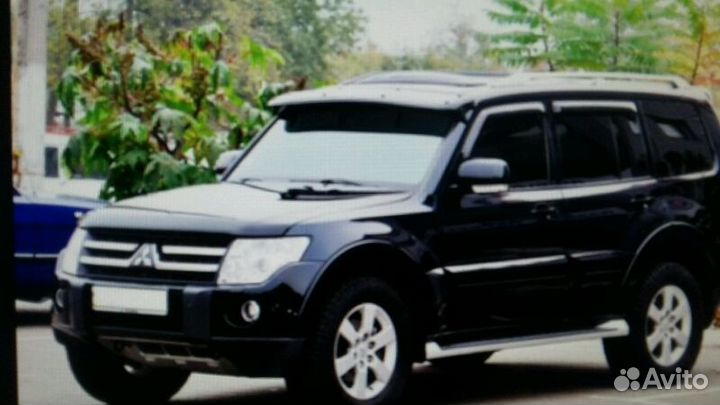 Продам заднее стекло на Паджеро 4