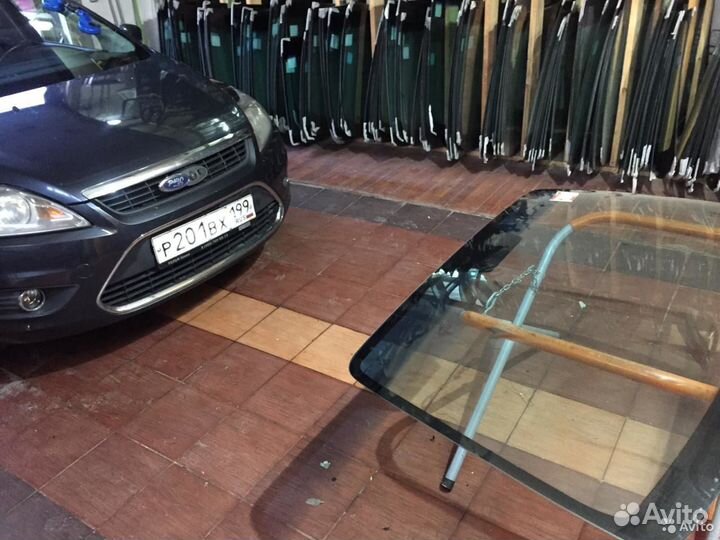 Лобовое стекло Форд Фокус 2