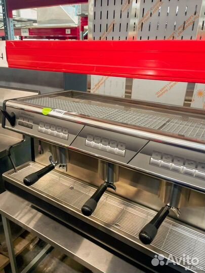 Кофемашина simonelli 3gr 3-х рожковая