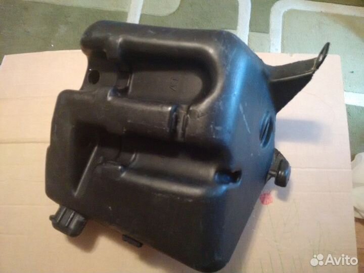 Бачек омывателя citroen C4