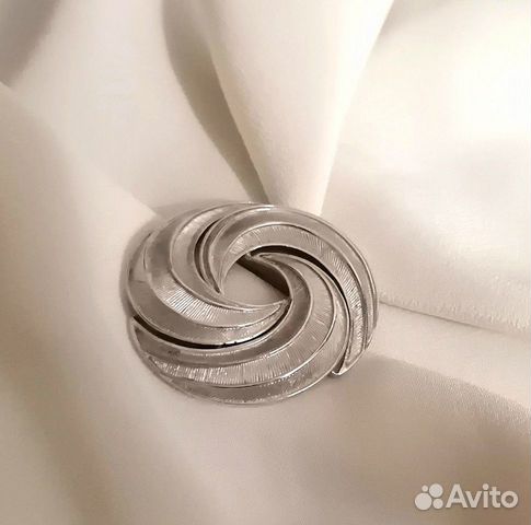 Брошь винтажная США Trifari