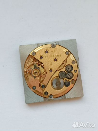 Часы СССР луч 2209 механизм 23 камня
