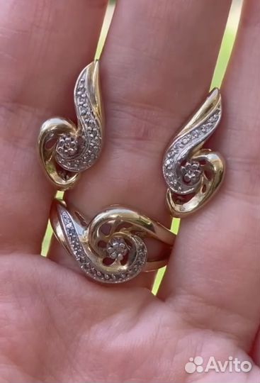 Золотой комплект с бриллиантами