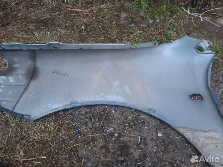 Передние крылья на мицубиши лансер 9