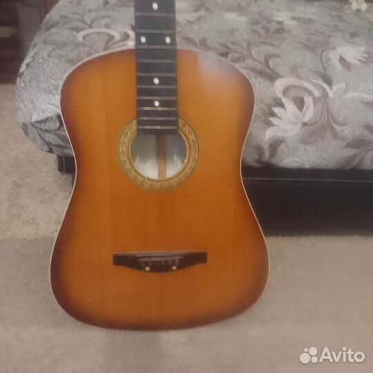 Гитара акустическая 