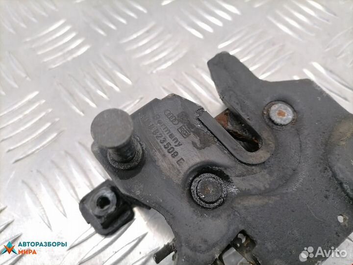 Замок капота Audi A6 4A/C4 1996 8D0823509J