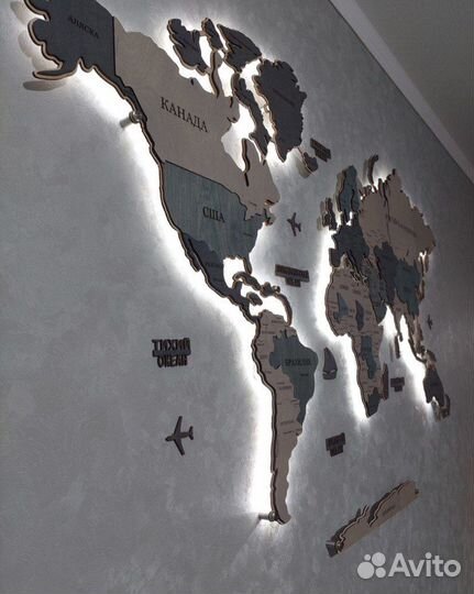 Карта мира из дерева с подсветкой