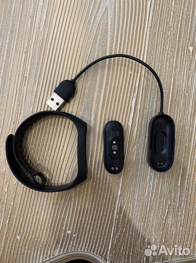 Часы xiaomi mi band 4