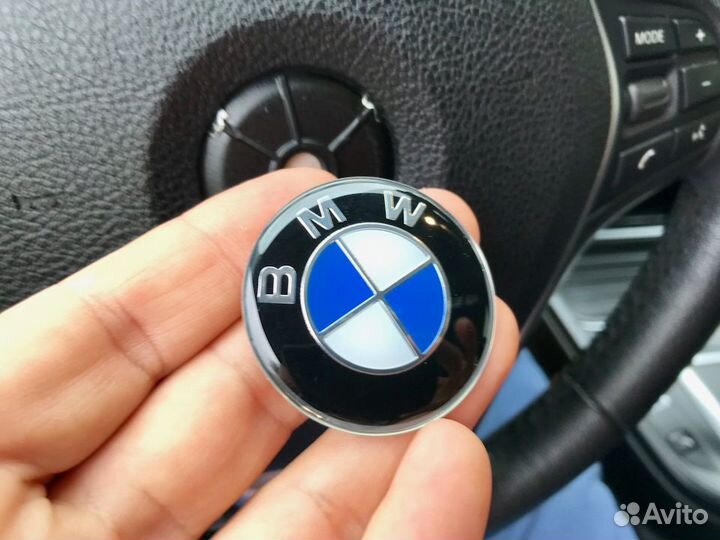 Эмблема BMW в AIR BAG руля F30, F31, F35, F80