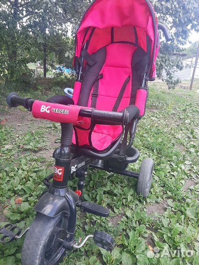 Детский велосипед с ручкой