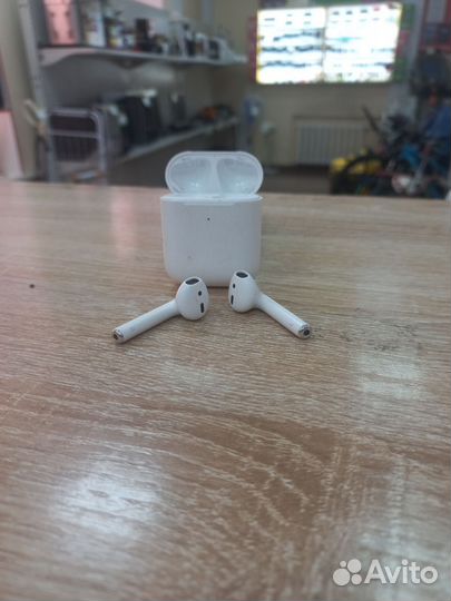 Беспроводные наушники apple airpods