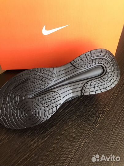 Кроссовки мужские Nike