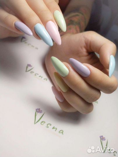 Маникюр с покрытием гель-лаком