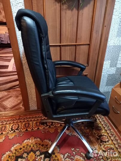 Компьютерное кресло директорское