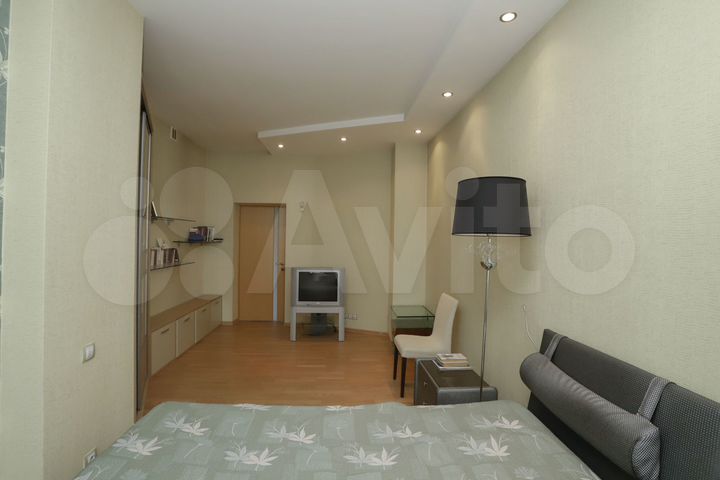 Коттедж 603 м² на участке 35 сот.