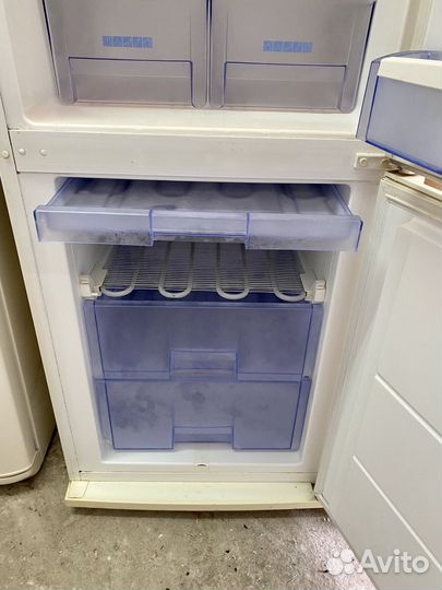 Холодильник 175см