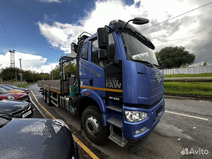 Бортовой грузовик FAW J6 CA3250 с КМУ Hyundai Everdigm, 2024