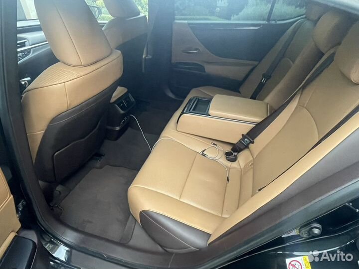 Lexus ES 2.5 AT, 2019, 121 490 км