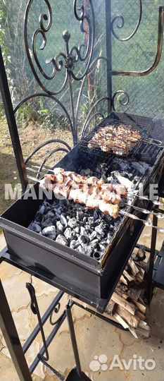 Мангал с крышей