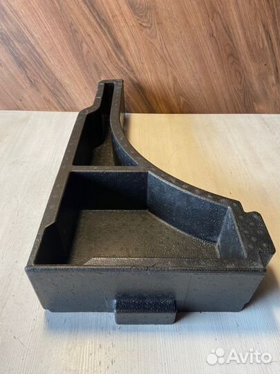 Ящик под инстумент правый Ford Focus