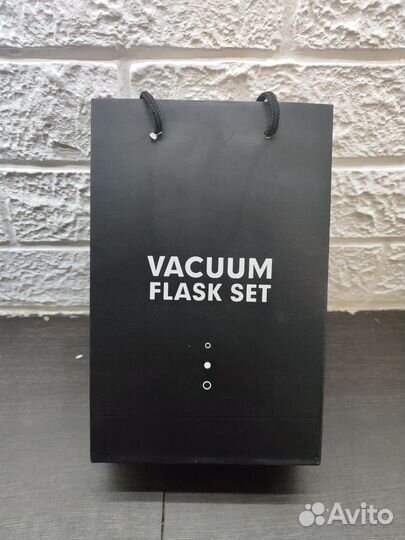 Термос с кружками