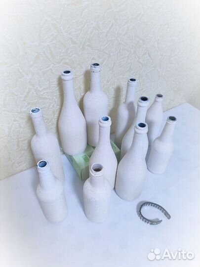 Белые декоративные бутылки