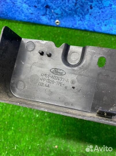 Накладка крыла передняя левая Ford Focus 2 hwda