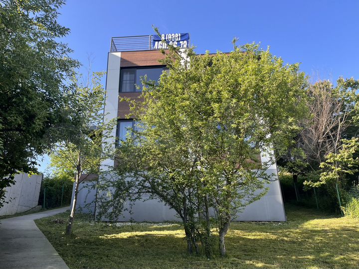 Коттедж 207 м² на участке 5,4 сот.