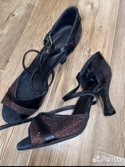 Туфли для бальных танцев латина