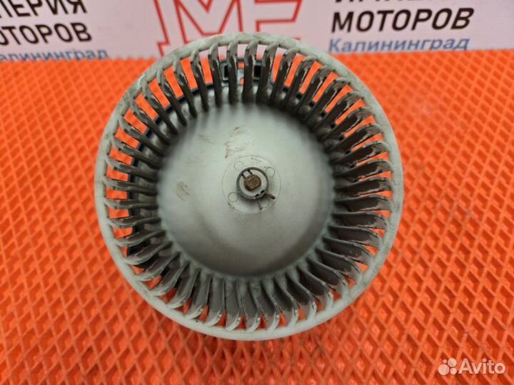 Моторчик отопителя салона Mitsubishi Montero Sport