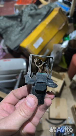 Резистор Ford Fiesta Mk6 1850718