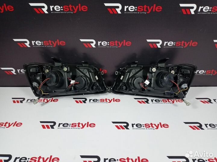 Фары Toyota Highlander XU20 01-07г K1859