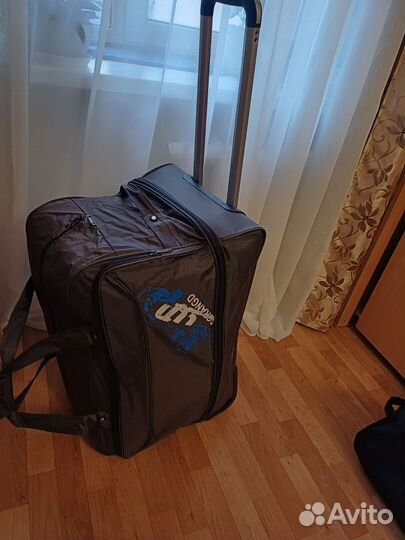 Сумка дорожная на колесах с выдвижной ручкой