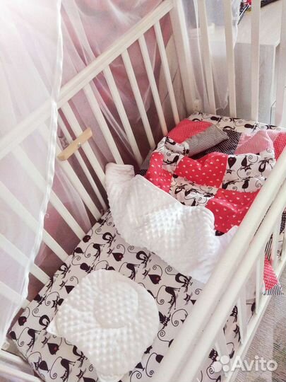 Комплект в детскую кроватку (одеяло, подушка)