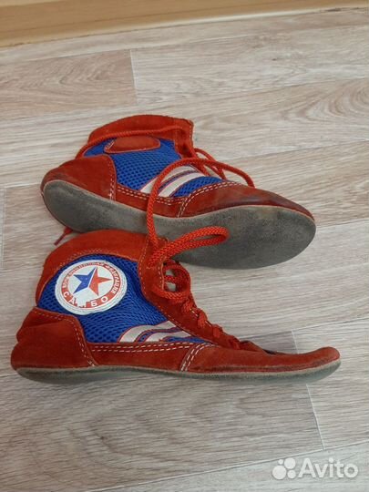 Продам борцовки р-р 39