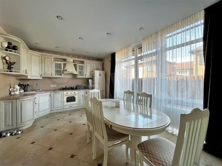 Таунхаус 141 м² на участке 1,1 сот.