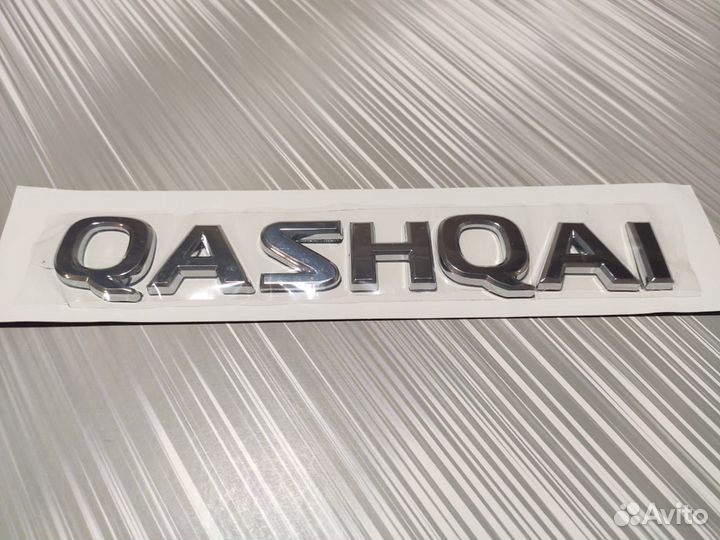 Шильдик Qashqai на зад слово Кашкай