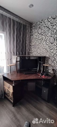 Компьютерный стол