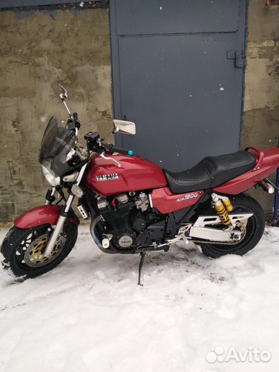 Мотоцикл Yamaha XJR1200, 1995