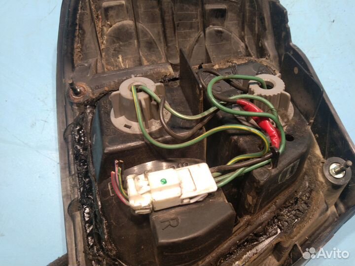 Фонарь задний правый для Nissan Almera N15