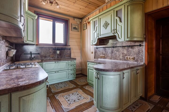 Дом 220 м² на участке 15 сот.