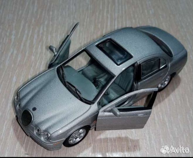 Модель Jaguar S-Type М 1/43