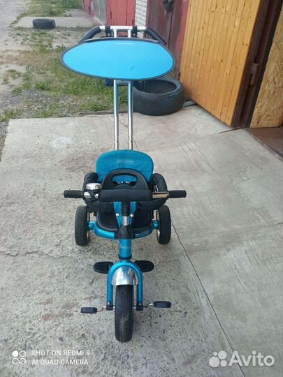 Детский трехколесный велосипед с ручкой